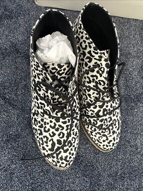 Leopard Print Lace-Up Women's Ankle Boots - Black & White